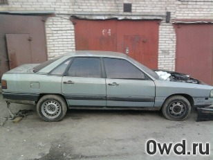 Битый автомобиль Audi 80